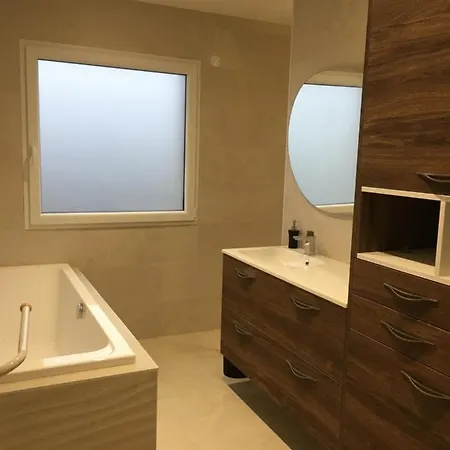 Inclus Au Calme Dans Ambiance Chaleureuse Diner Possible Eulmont